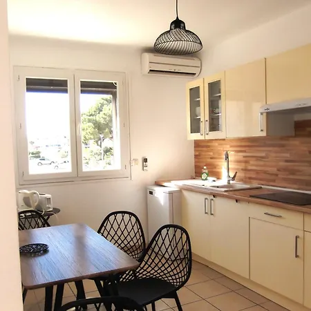 Διαμέρισμα P2 4 Prs, 200 M Et Cv